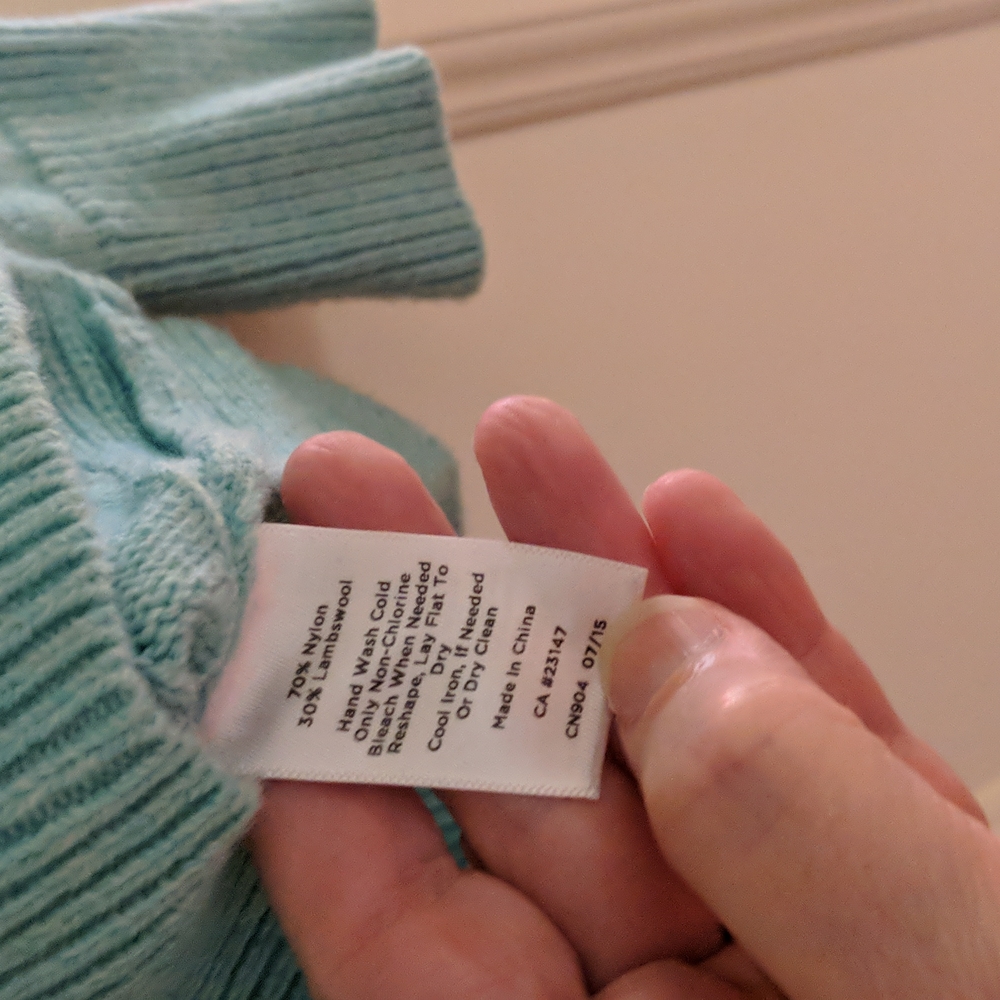 Lambswool blend Talbots cable knit sweater, size 1XP - Picture 4 of 4